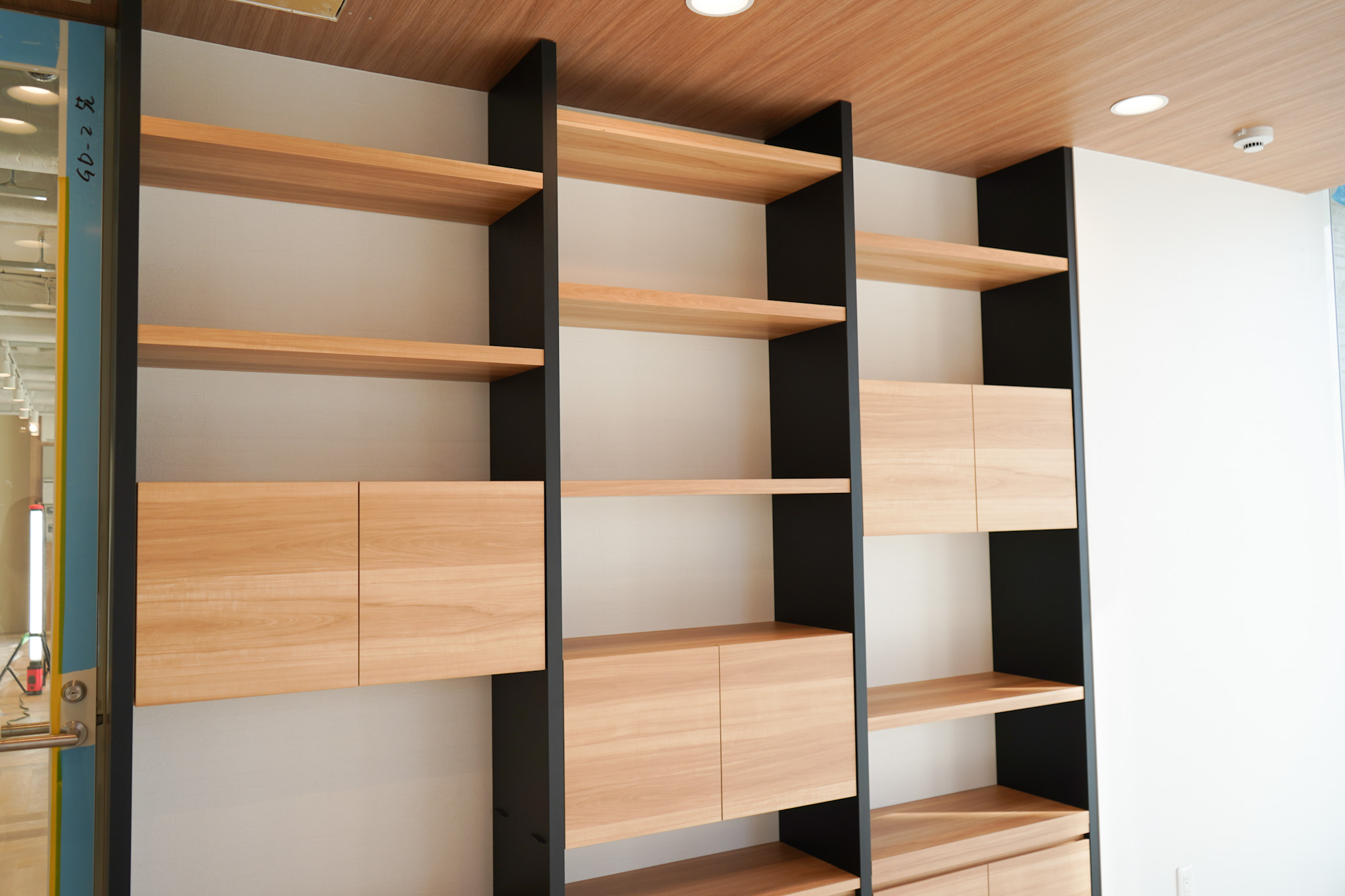 社長室-棚デザイン-